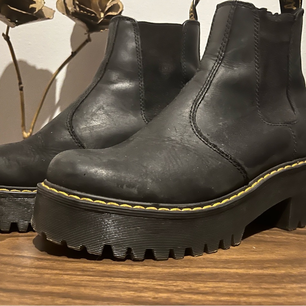 Size 7 Dr. Doc Marten Rommety leather boots - gently worn